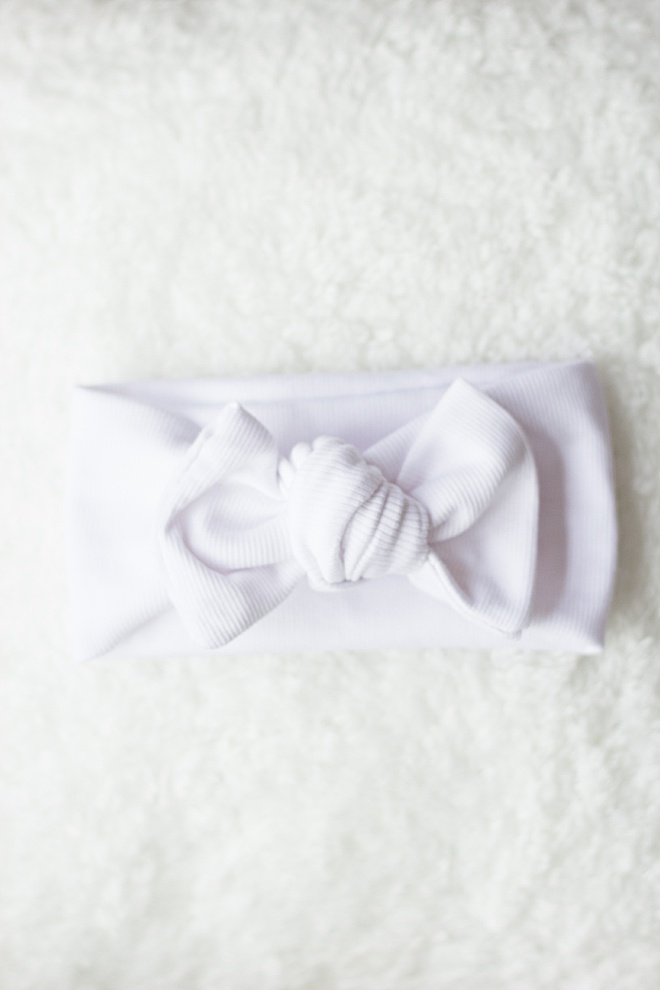 We made a super simple, no-sew tutorial for you to make these adorable bows for your baby!