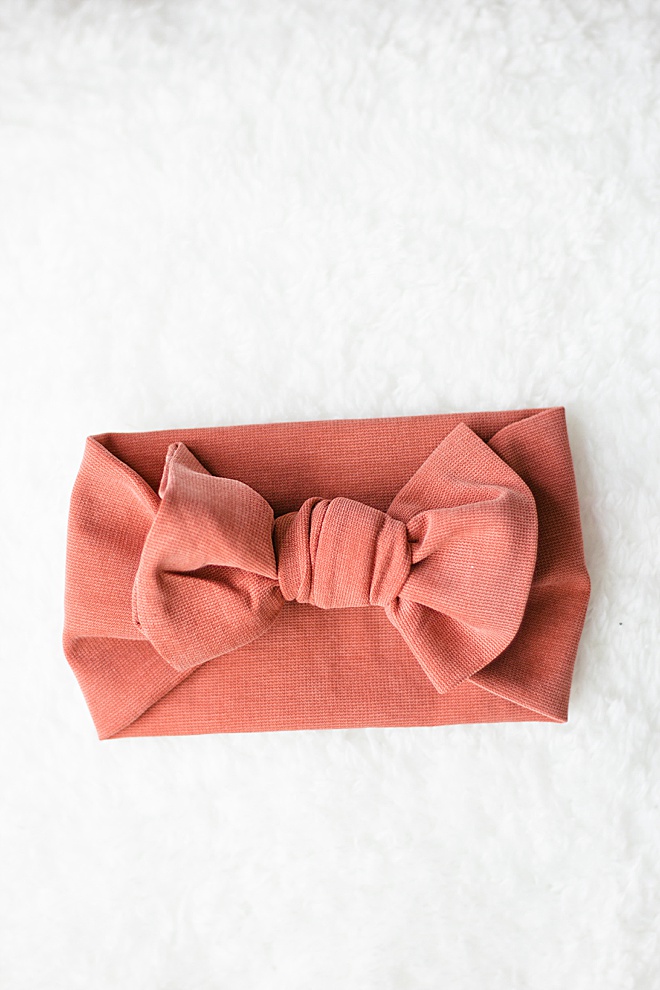 We made a super simple, no-sew tutorial for you to make these adorable bows for your baby!