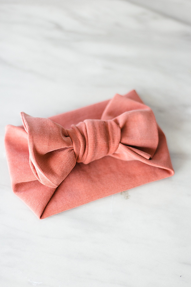 We made a super simple, no-sew tutorial for you to make these adorable bows for your baby!