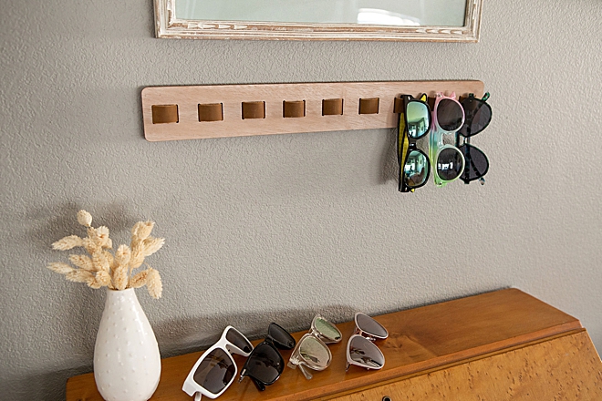 I used my Glowforge to make this awesome sunglasses holder!