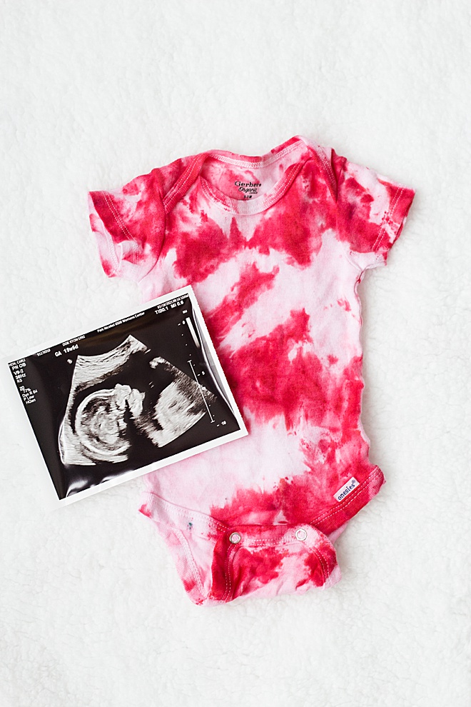 Boy or girl? Reveal your baby gender with this ice-dye DIY!