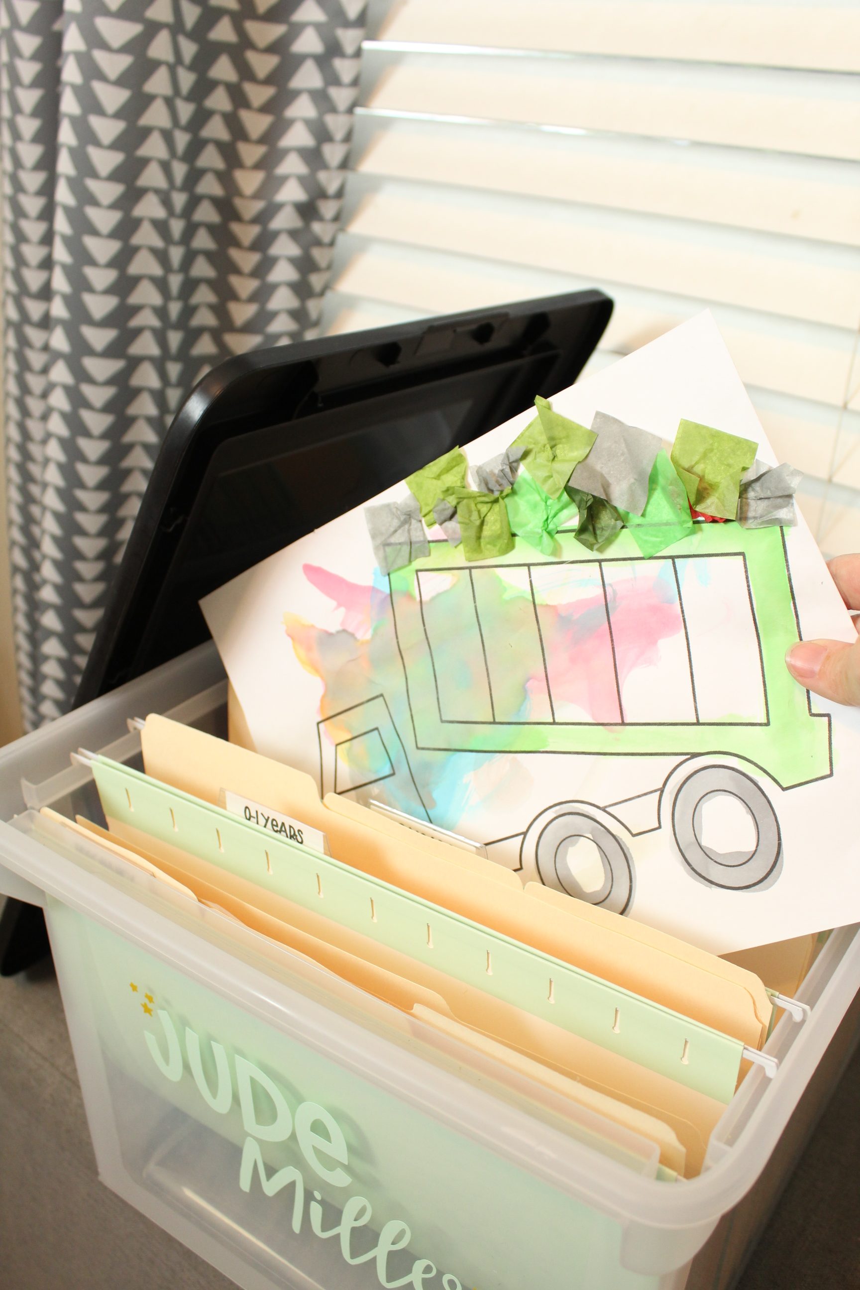 You don't want to miss this DIY Kids Keepsake Box. Finally a place for all the paperwork!