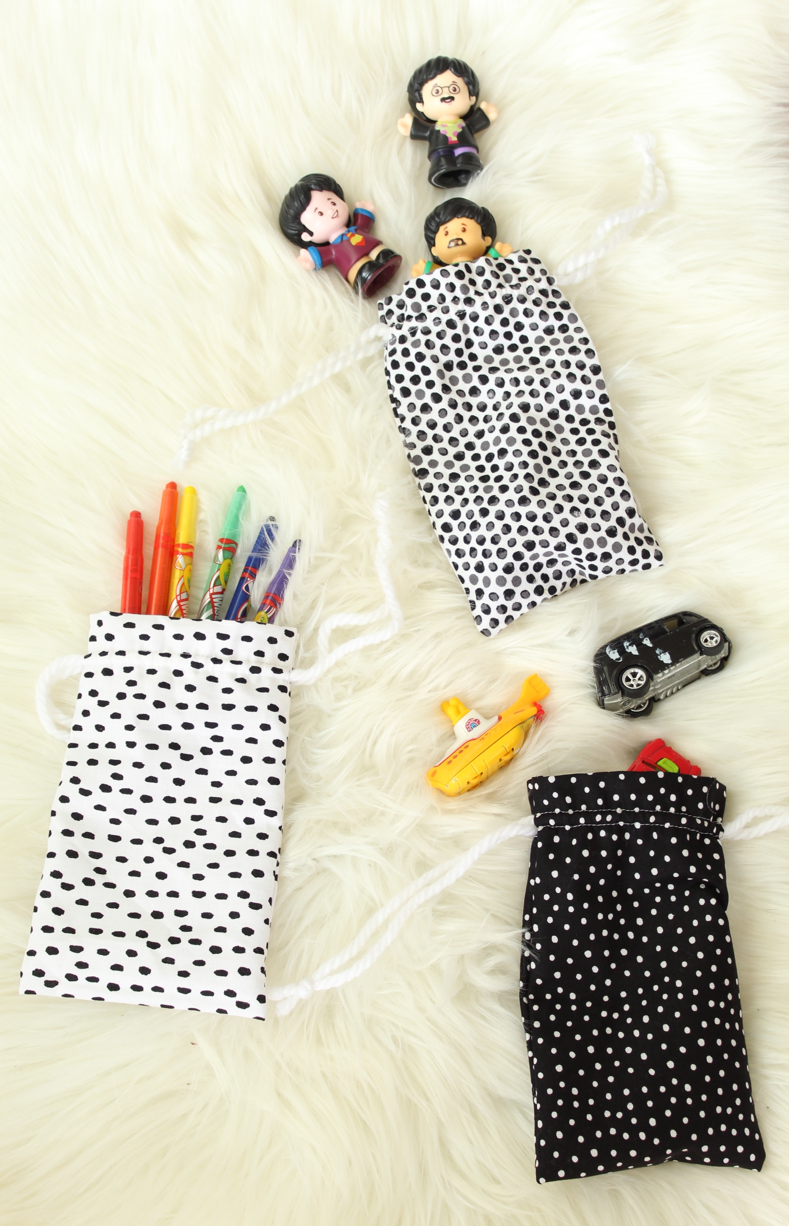 You don't want to miss these DIY Drawstring Bags, they're great for everything!