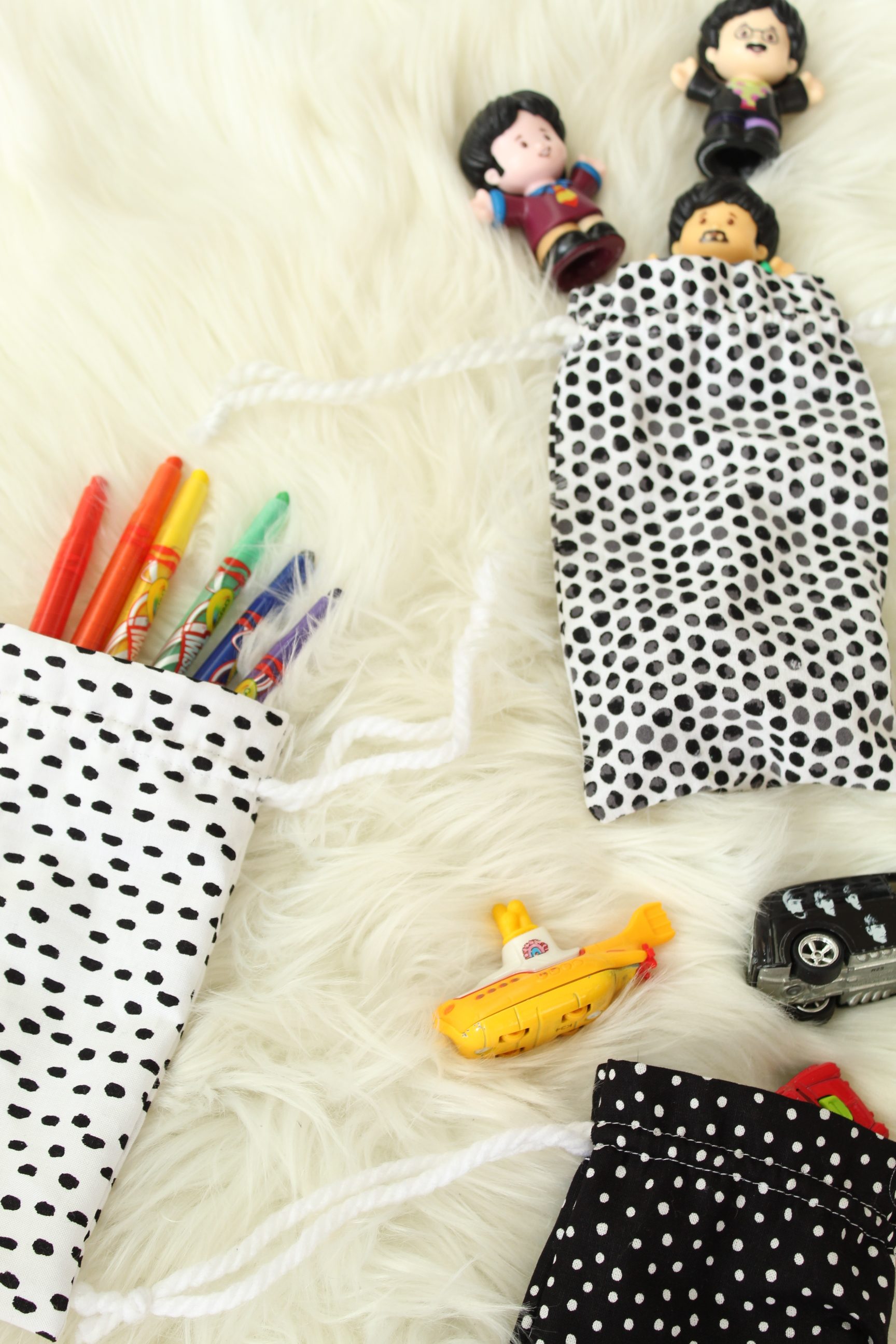 You don't want to miss these DIY Drawstring Bags, they're great for everything!