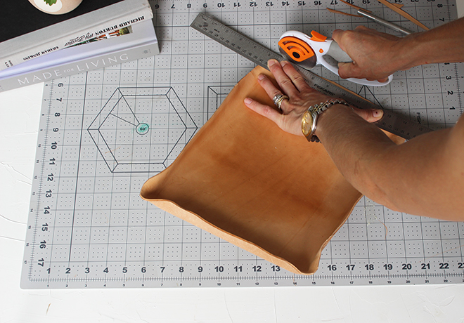 Make a fabulous leather tray with this simple afternoon project! 