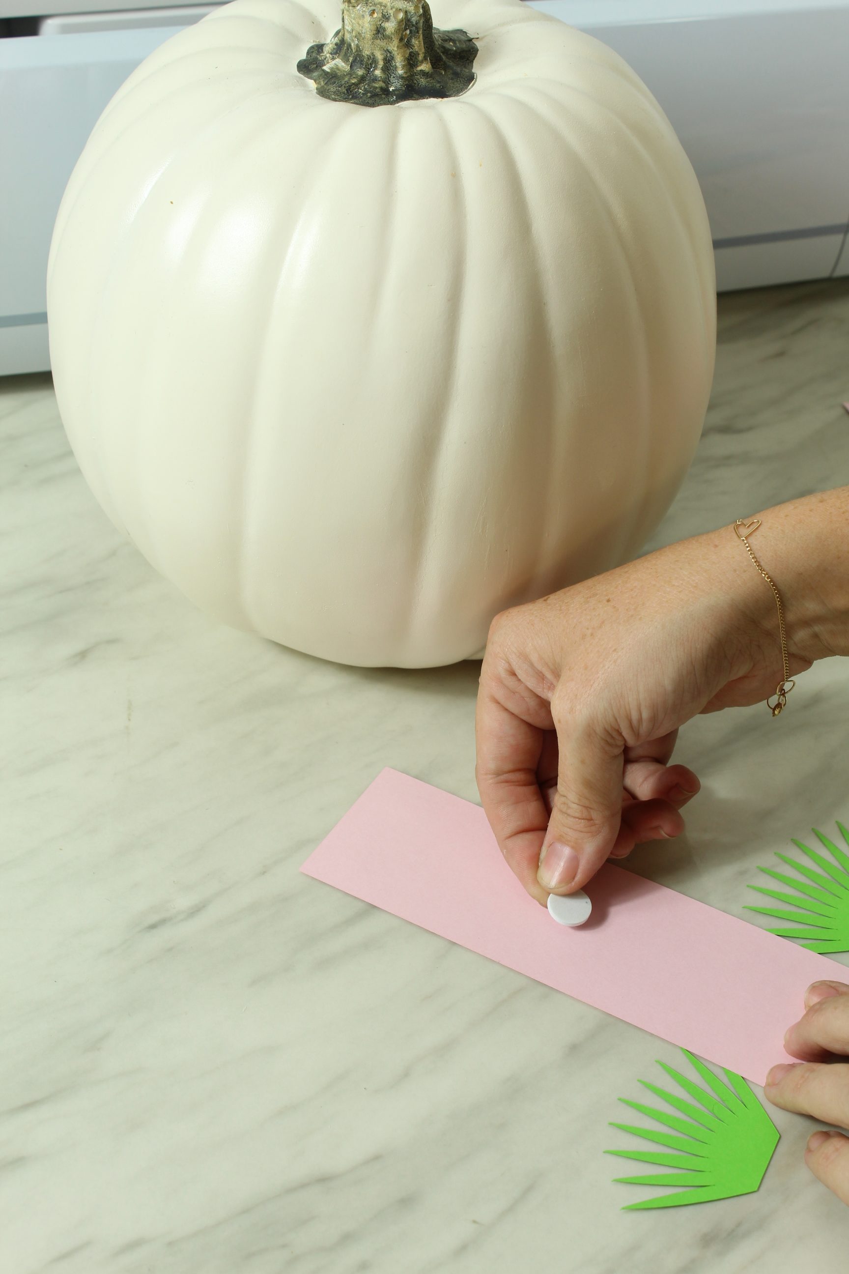You don't want to miss this perfectly Palm Springs Pumpkin DIY!
