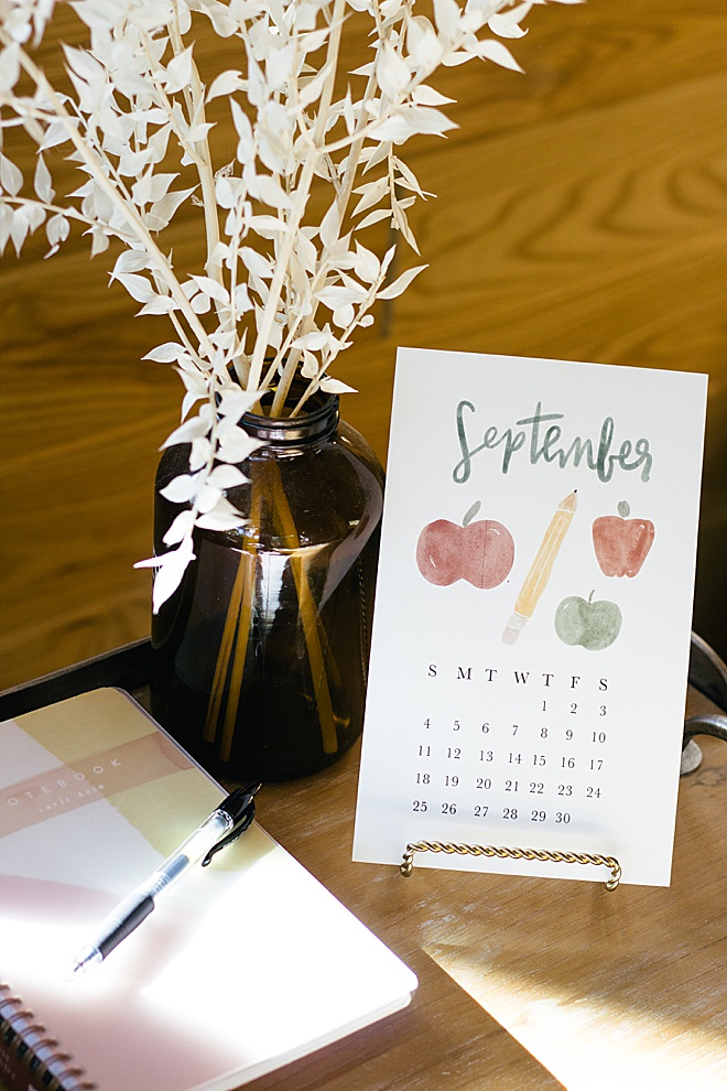 How cute is this illustrated calendar?! All you have to do is print and cut this FREE pdf.