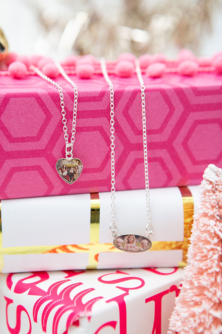 We made the most adorable photo jewelry gifts, see how we did it!