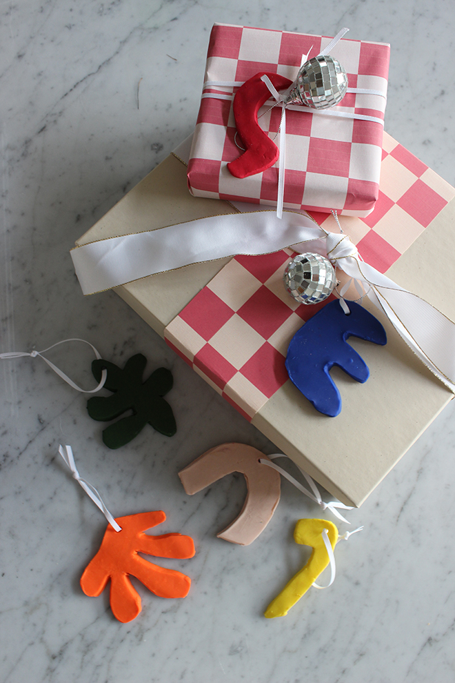 Check out these cute and simple DIY ornaments, they make gift toppers too!