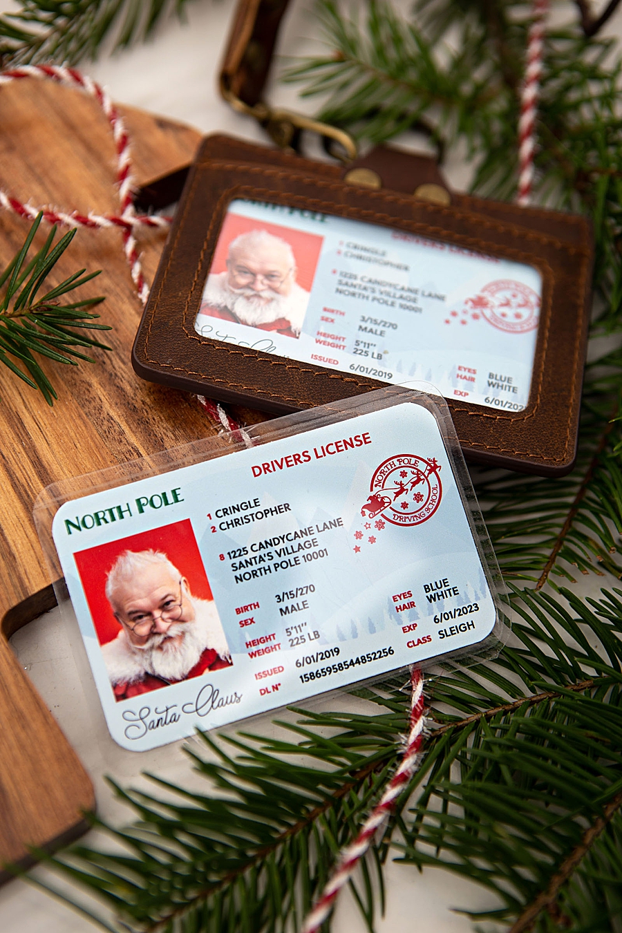 Print your own Santa's driver's license for him to leave behind on Christmas eve!