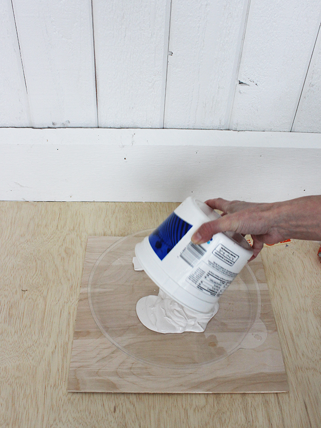 You have to see this DIY plaster side table!