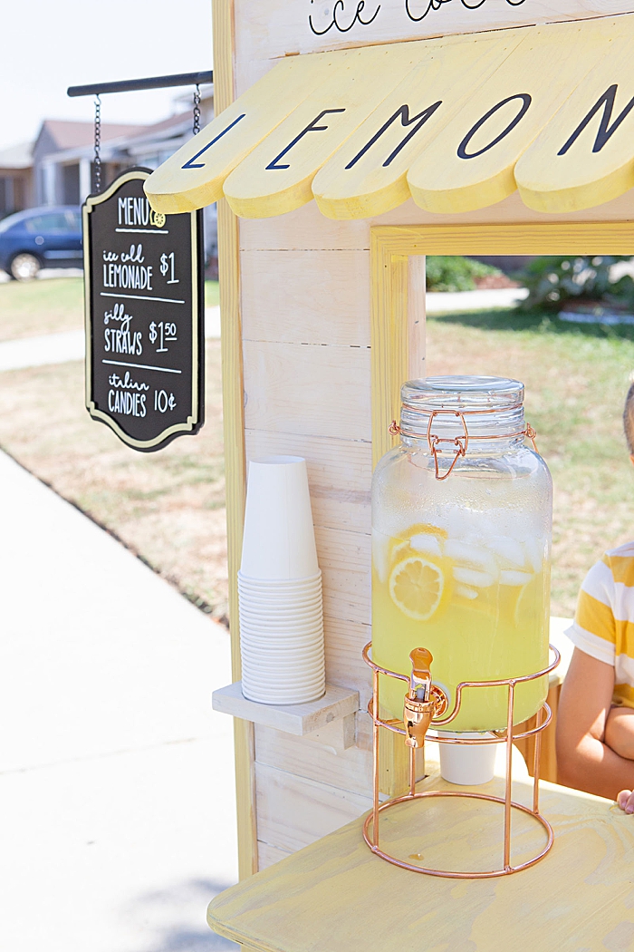 This is how we built our ultra cute lemonade stand!