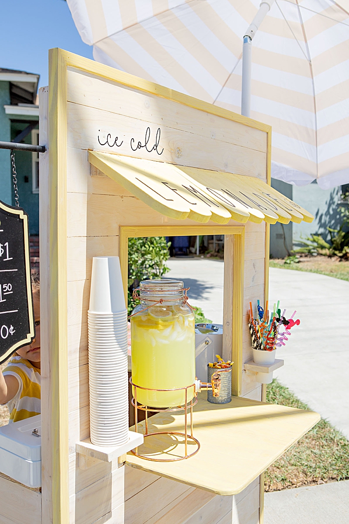 Easy and Portable Lemonade Stand for Kids