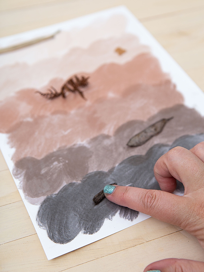 Print these pages for free and collect all the nature things with the help of double-sided tape!