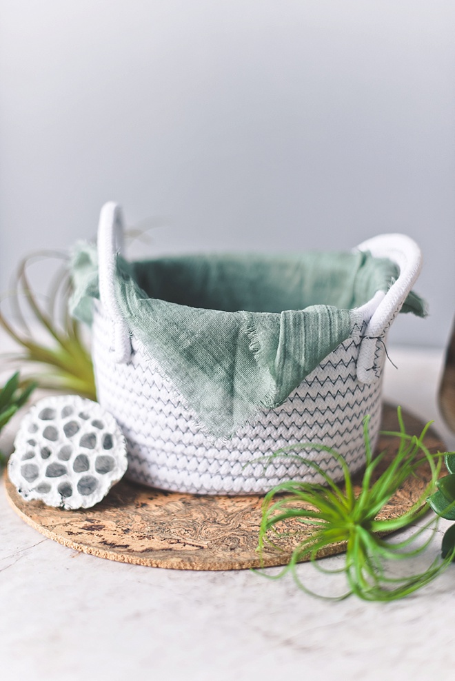 DIY Wedding Bathroom Baskets