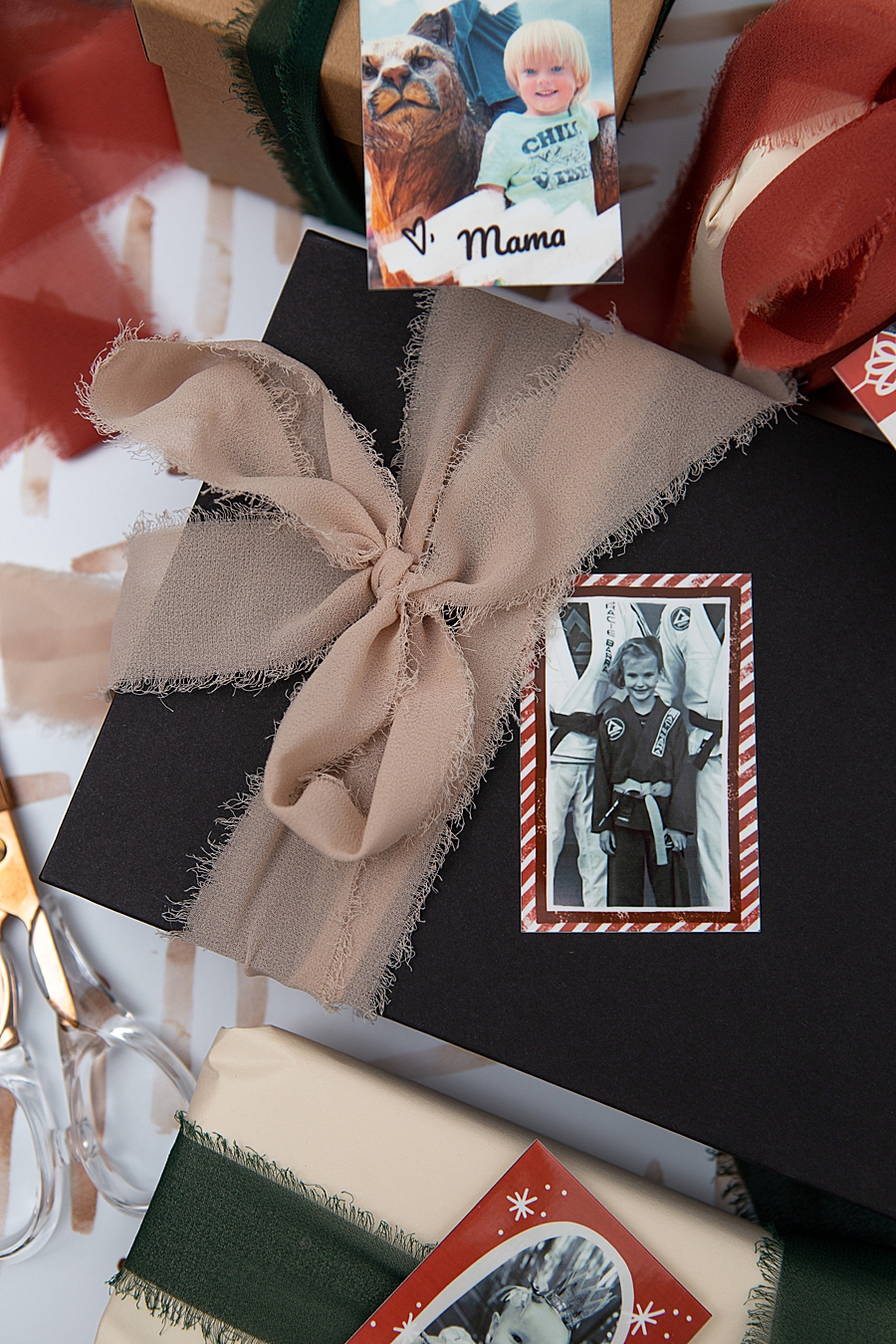 My kids absolutely love these DIY photo gift tags!