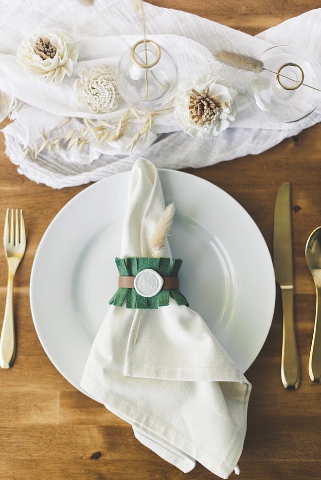 Easy DIY felt wedding napkin rings